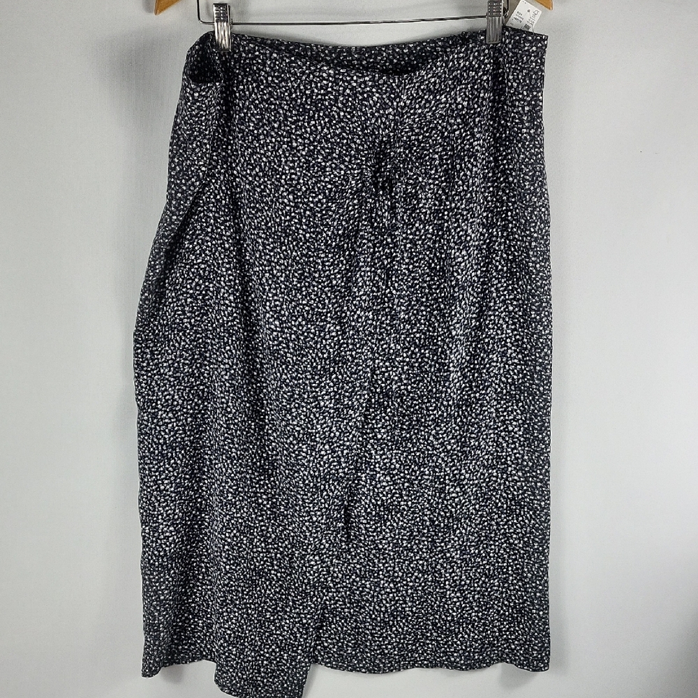 Reitmans Black and White Midi Wrap Skirt Size 18